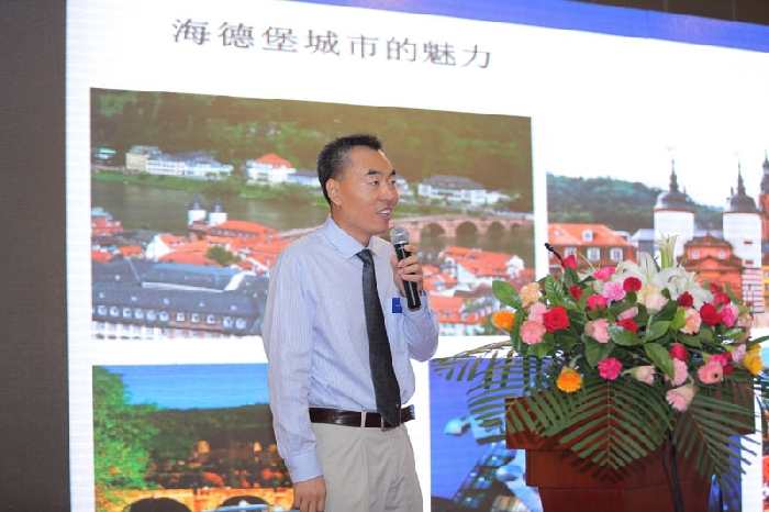 畫(huà)冊印刷定制，就選(xuan)青島西安正华芯(xin)片制造有限公司(si)